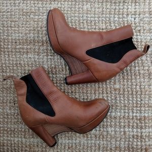 John Fluevog, Writes: Paglia. Size 9.5 womens